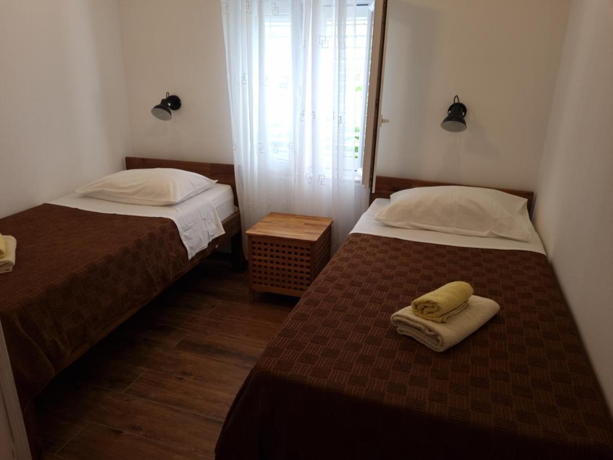 Delmar Apartment Komiza Ngoại thất bức ảnh